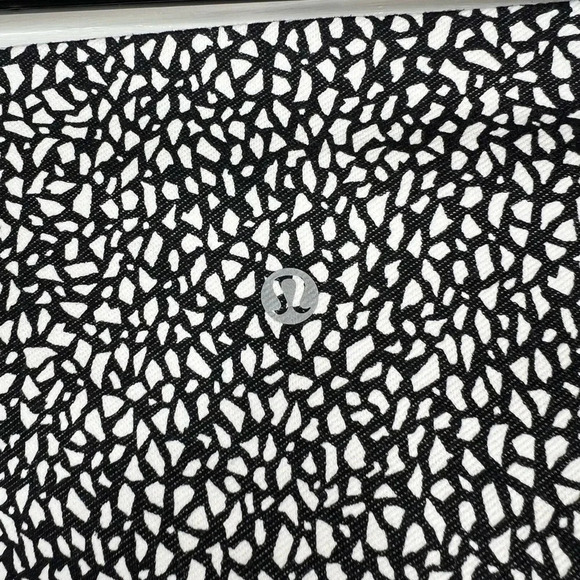 Lululemon Wunder Under Mosaic Pattern High-Rise Crop Leggings Black White Size 8 - Picture 7 of 10